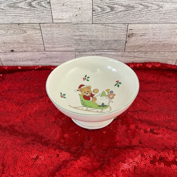 Mikasa Teddy’s Christmas Footed Bowl - Picture 1 of 4